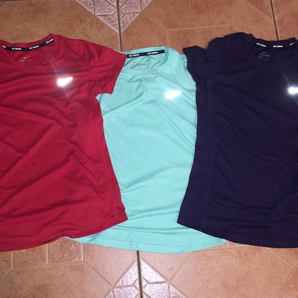 Nike running top